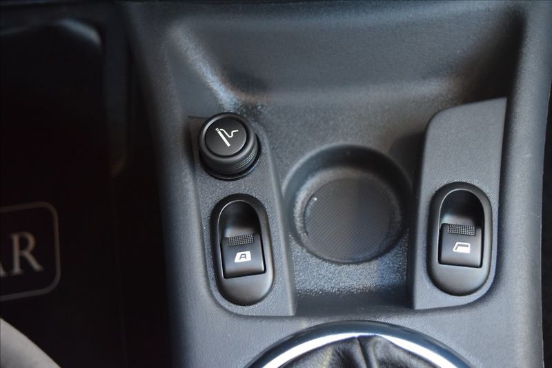Citroën C3 1,4 i 65KW NÍZKÉ KM KLIMA ALU - fotka 36 z 39
