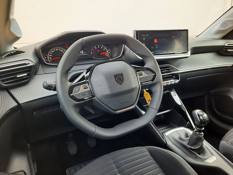 Peugeot 208 (2026) STYLE 1.2 TURBO 100k MAN6 - fotka 10 z 15