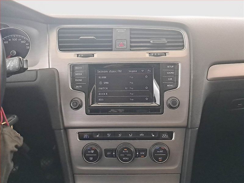 Volkswagen Golf (2014) Comfortline 2.0 TDI, Tempomat - fotka 12 z 17