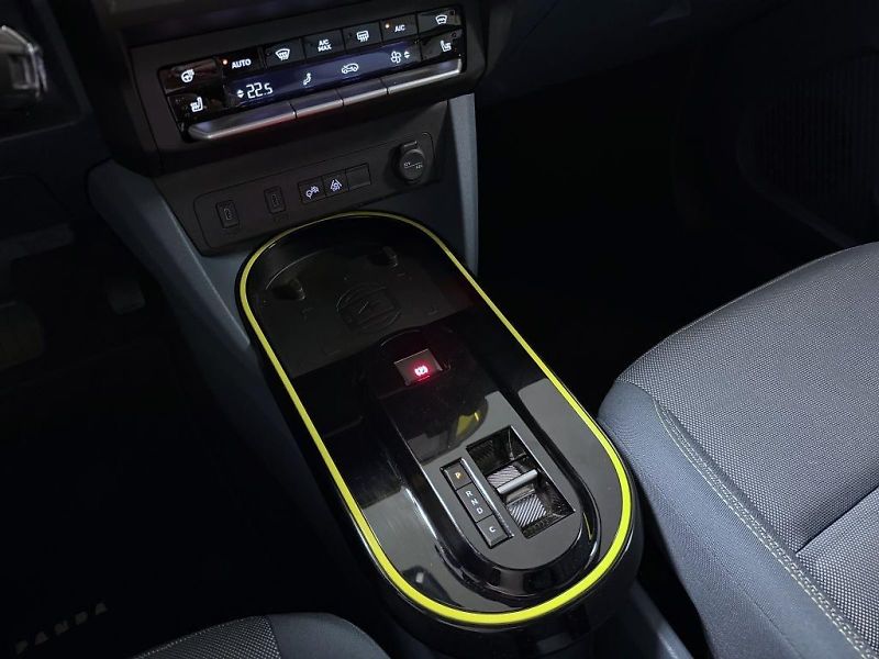 Fiat Grande Panda Electric (2025) 44kWh 113k La Prima - fotka 15 z 20