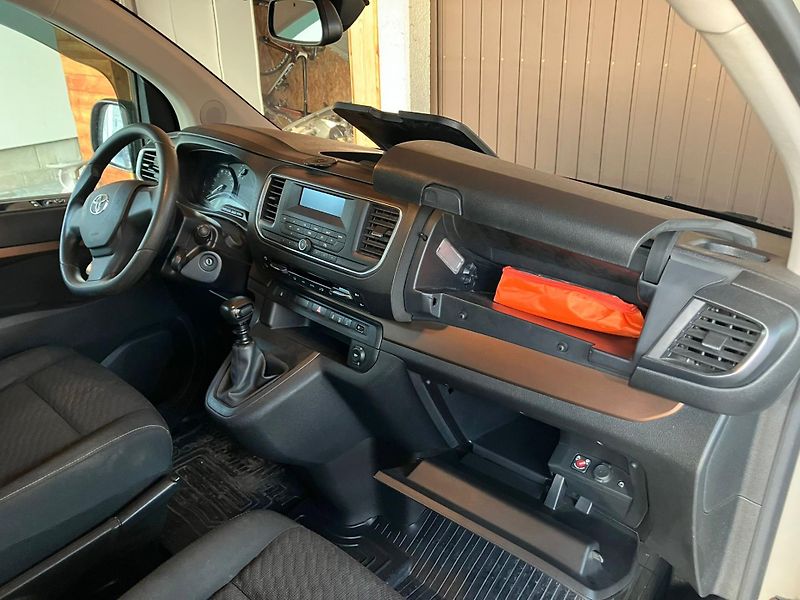 Toyota ProAce Verso (2018) - fotka 13 z 33