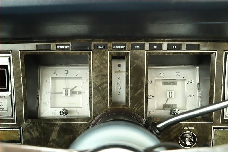 Lincoln Continental (1978) 4.6 V8, Automat - fotka 7 z 13