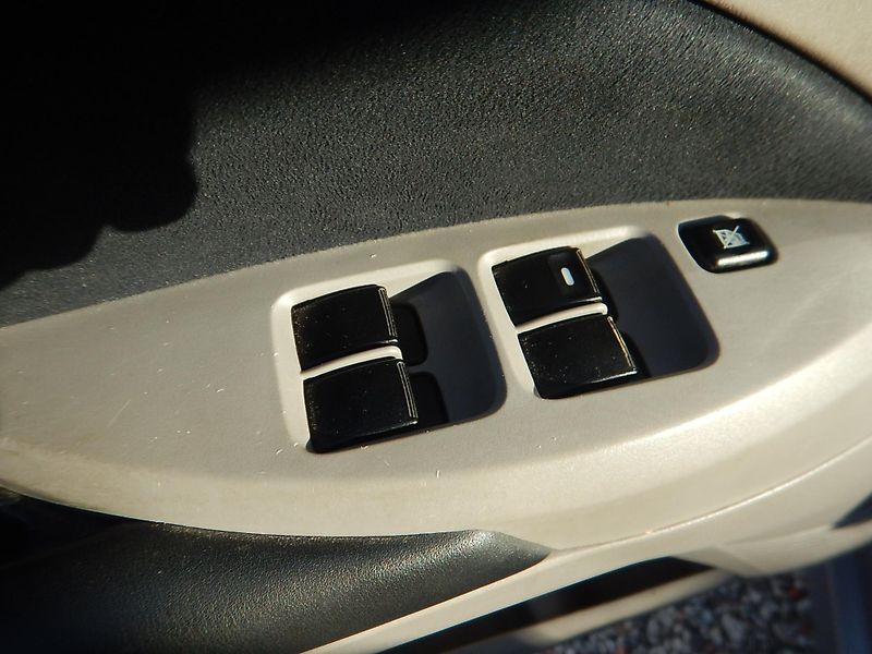 Mitsubishi Grandis 2.0 DI-D, KLIMA, 7 MÍST - fotka 18 z 26