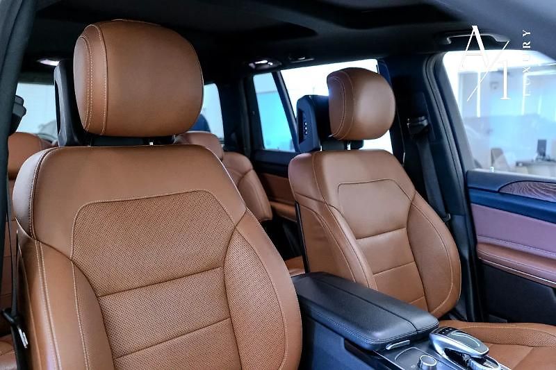 Mercedes-Benz GLS (2016) Rodinné SUV s V8 - fotka 13 z 17