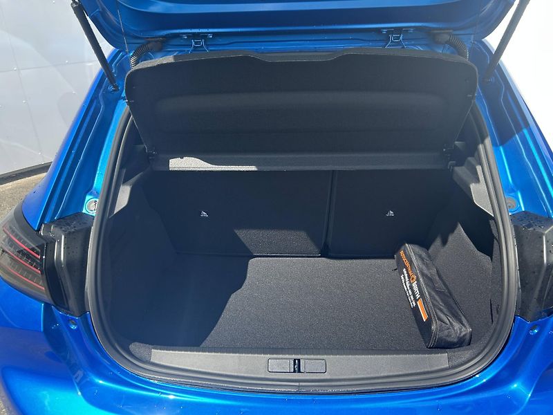 Peugeot 208 (2026) GT e-DCS6 1,2 Hybrid - fotka 9 z 26