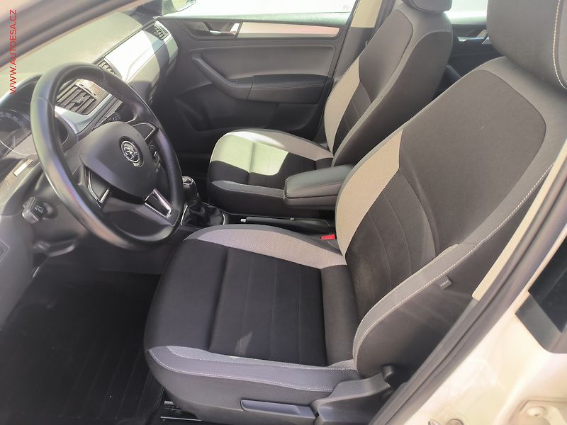 Škoda Rapid (2018) 1.0 TSI, ČR, AC, výhřev sed - fotka 9 z 16