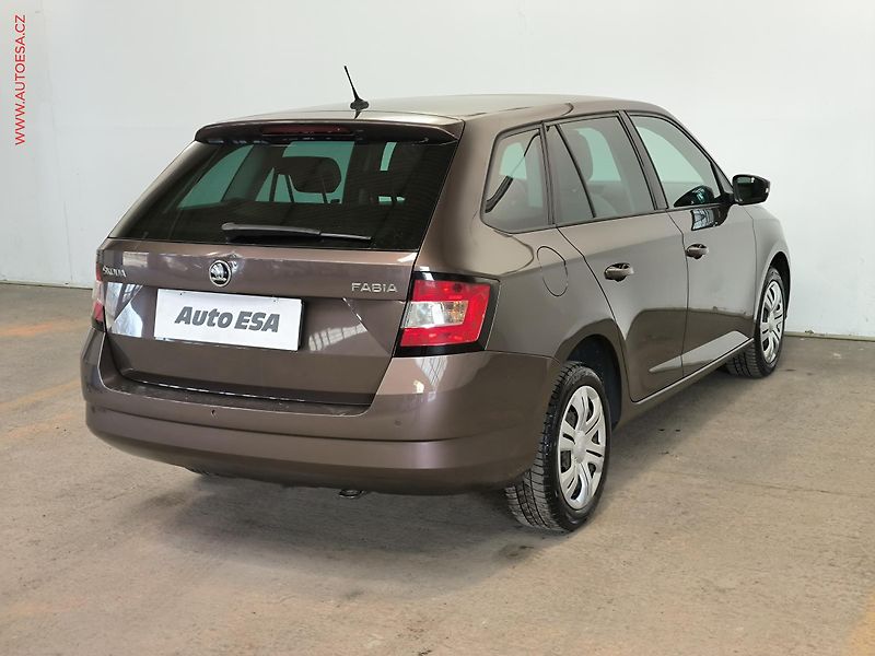 Škoda Fabia (2015) 1.2 TSI, ČR, AC, tempo, park - fotka 6 z 17