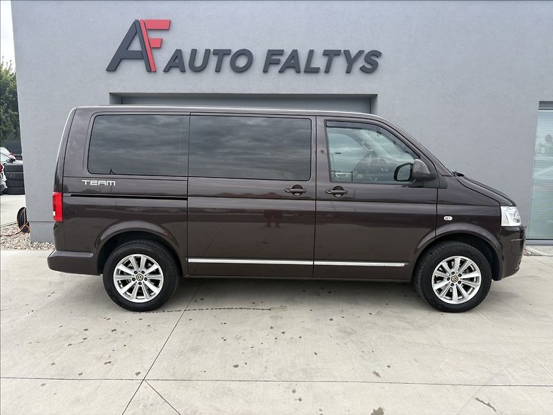 Volkswagen Multivan 2,0 103 kw servis TOP stav - fotka 8 z 28