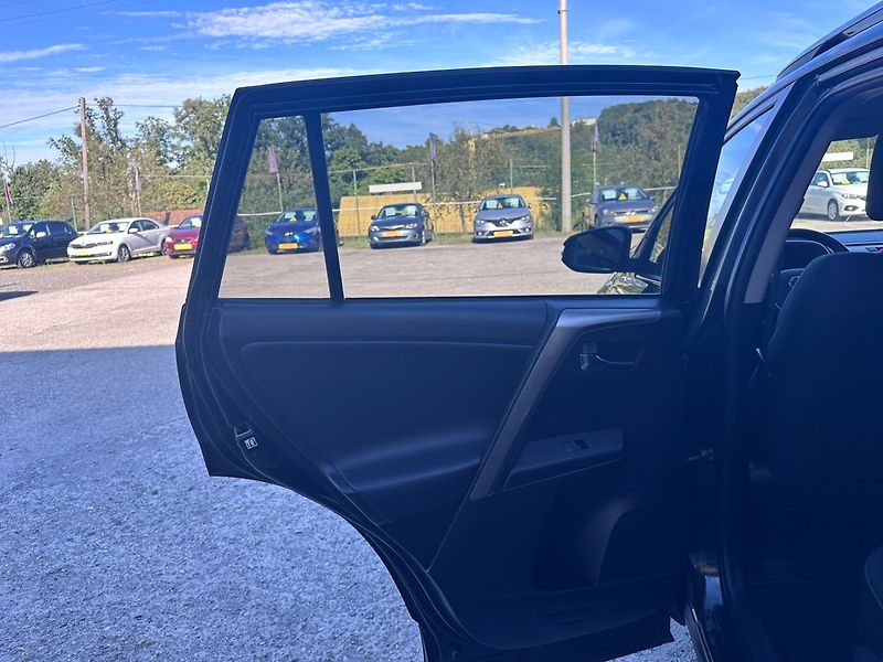 Toyota RAV4 (2015) 2.0i 4x4/Tažné/Kamera/Tempomat - fotka 13 z 28
