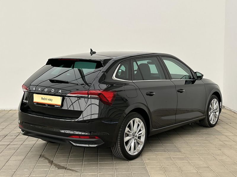 Škoda Scala 1.5 TSI Top selection - fotka 2 z 29