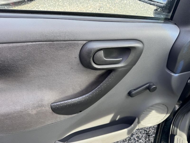 Opel Combo 1.7 DTi, 5-ti místné, TK 12/27 - fotka 11 z 16