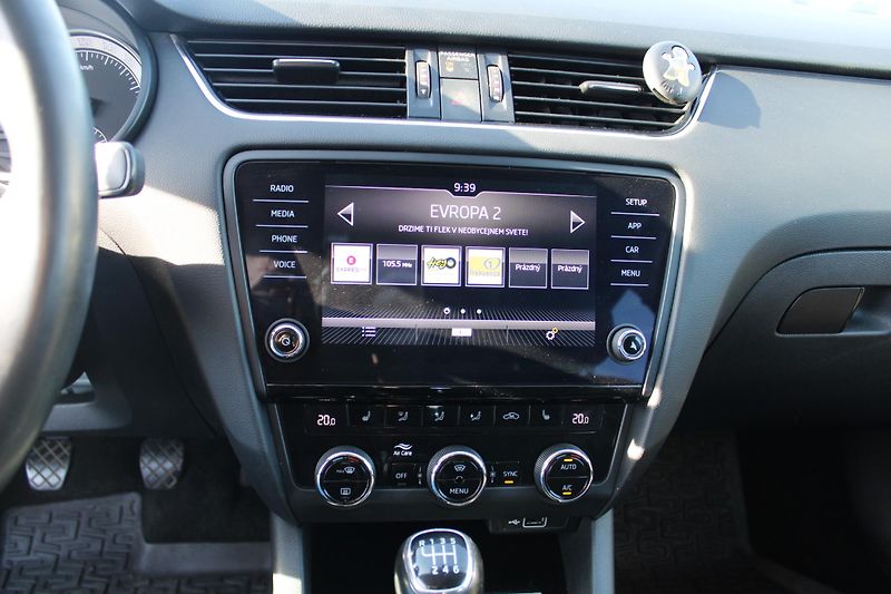 Škoda Octavia (2019) 1,5TSI STYLE LED KLIMA KAMERA - fotka 17 z 28