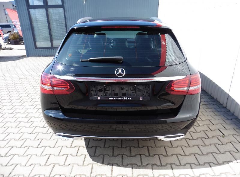 Mercedes-Benz Třídy C 220d 4Matic Avantgarde, Navi, - fotka 7 z 20