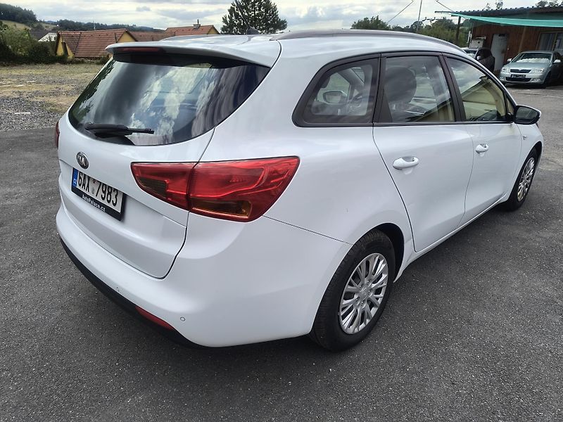 Kia Ceed (2018) 1.6 CRDI 100KW/AC/PDC/LED - fotka 9 z 50