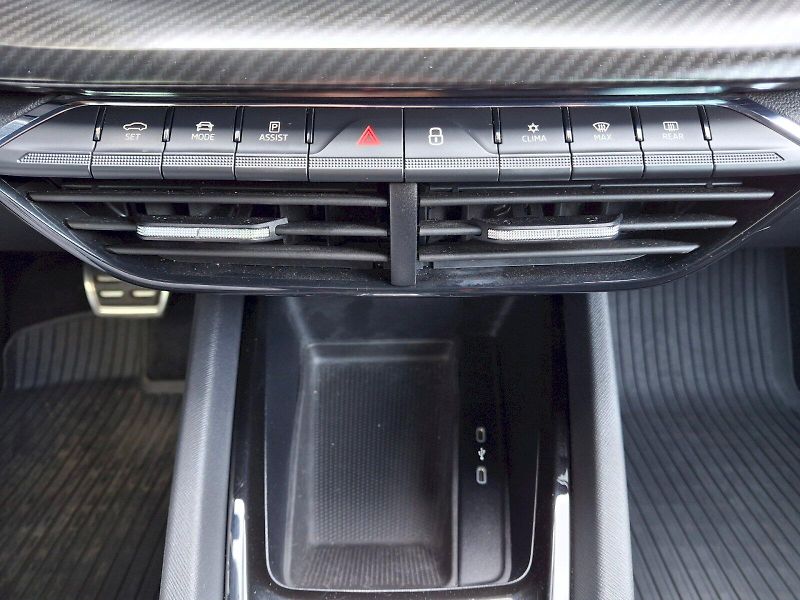 Škoda Octavia (2023) RS DSG 2,0TDi 147kW - fotka 30 z 35