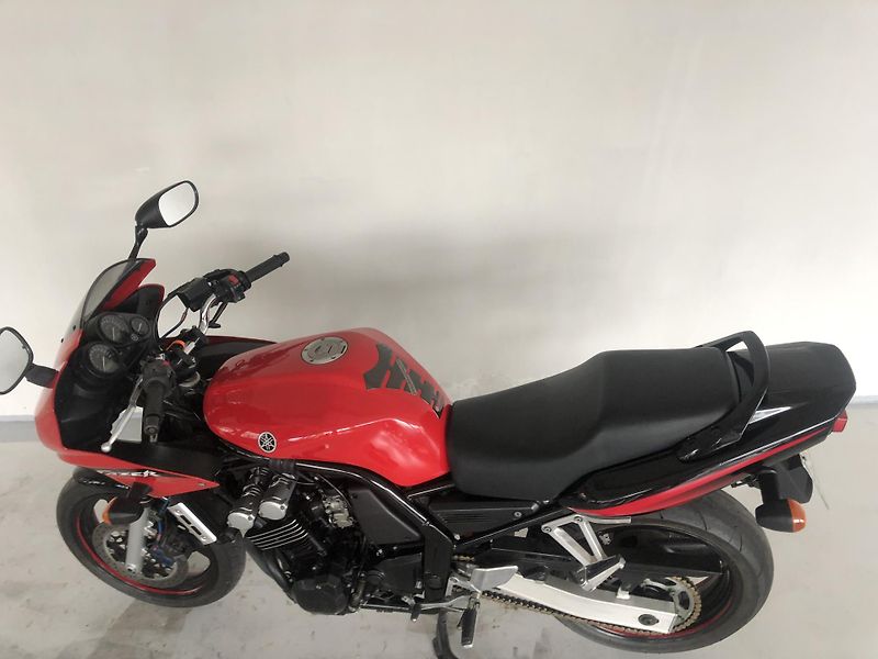 Yamaha FZS 600 Fazer - fotka 11 z 20