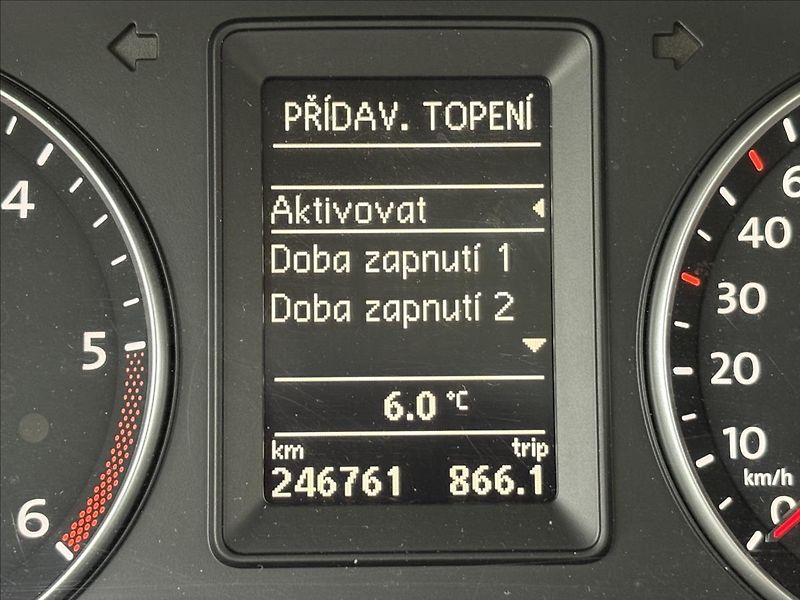Volkswagen Touran 2,0 TDi 103kW Xen,Pano,Nez.top - fotka 20 z 42
