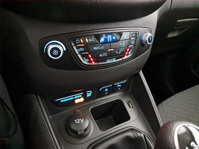 Ford Tourneo Courier (2021) Trend 1.5 TDCI, 5Míst, ČR, DPH - fotka 13 z 16