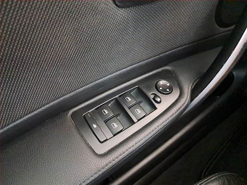 BMW Řada 1 (2011) 118d, po STK, zamluveno - fotka 18 z 18