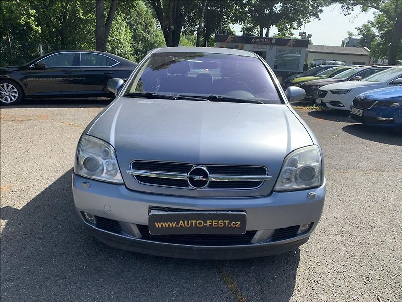 Opel Vectra 2,2 DTI - fotka 2 z 16