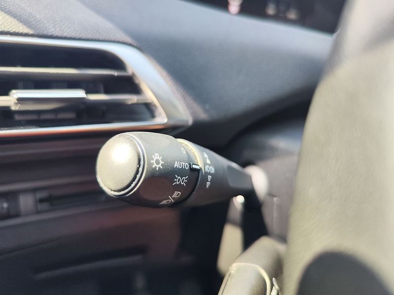 Peugeot 3008 1.5 HDi/96kW Active - fotka 27 z 33