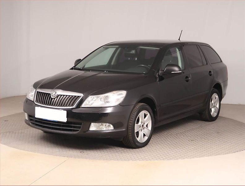 Škoda Octavia (2011) Elegance 1.6 TDI, Automat - fotka 2 z 17