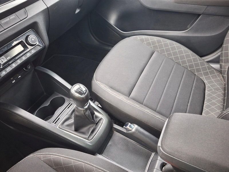 Škoda Fabia (2015) Style 1,2TSi 66kW - fotka 25 z 31