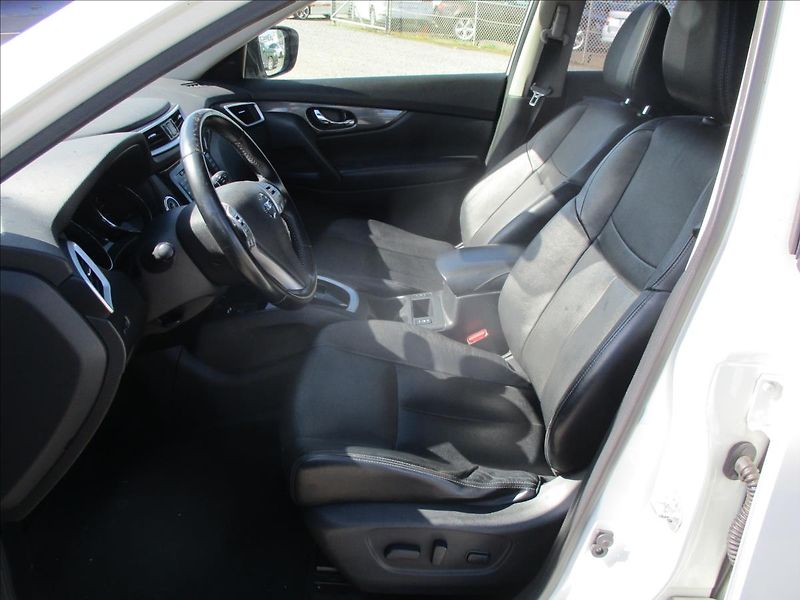 Nissan X-Trail 1,6 dCi 130 Tekna Automat Pano - fotka 7 z 30