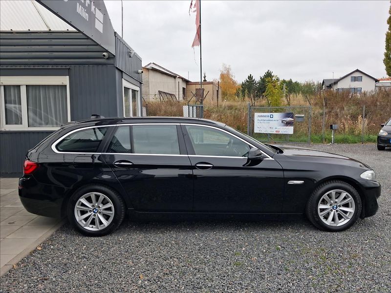 BMW Řada 5 2,0 525D, 160 kw - fotka 8 z 16