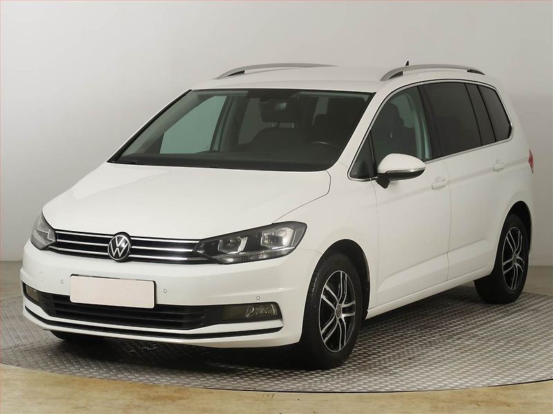Volkswagen Touran (2021) 1.5 TSI - fotka 2 z 18
