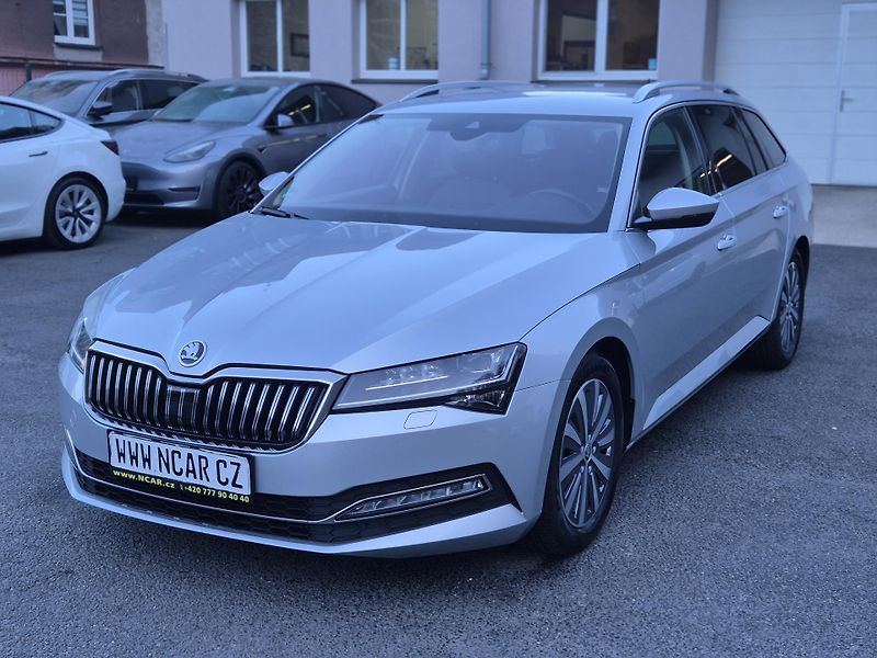 Škoda Superb Combi 2,0TDi 147kw DSG 17ALU - fotka 1 z 41