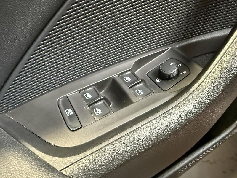 Škoda Octavia 2.0 TDI 85kW DSG Ambition Comb - fotka 10 z 13