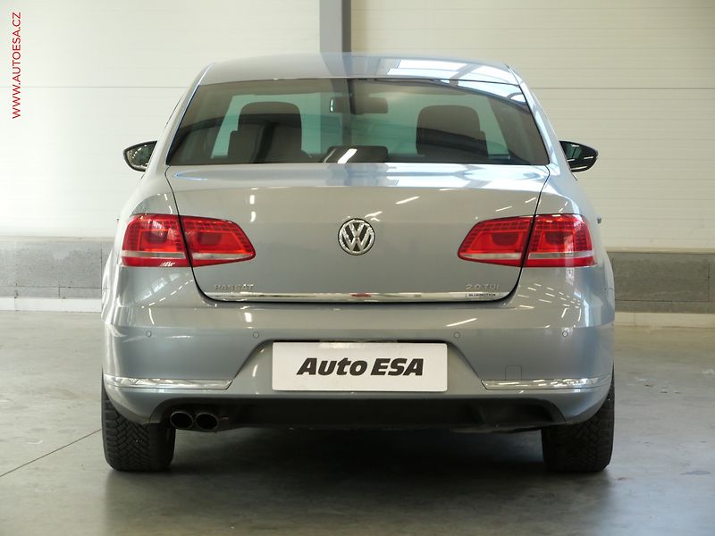 Volkswagen Passat (2012) 2.0 TDI, ČR, servis.kniha - fotka 5 z 20