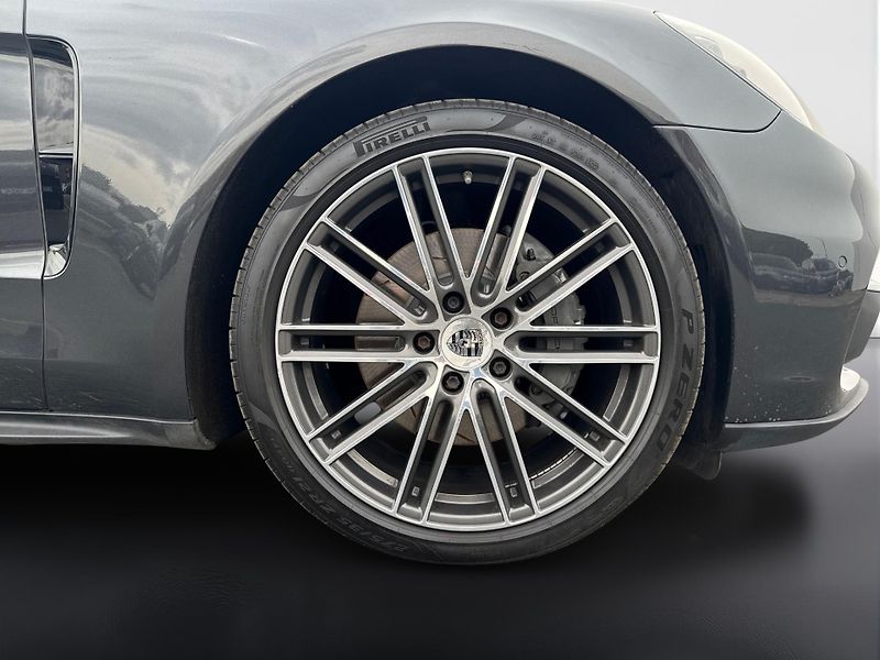 Porsche Panamera 4S - fotka 14 z 30
