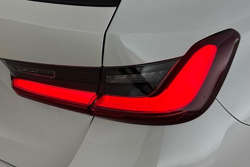 BMW Řada 3 řady 3 | 320d xDrive - fotka 5 z 28