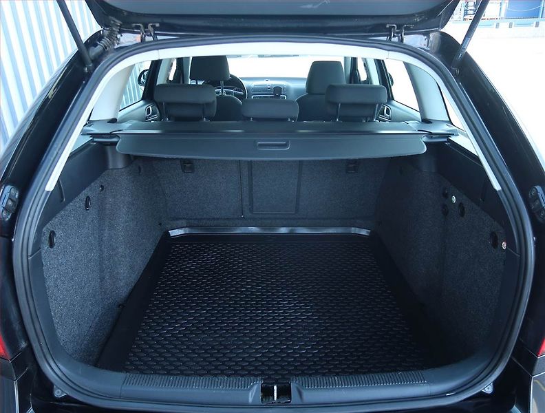 Škoda Octavia (2012) 1.6 TDI, Tempomat - fotka 13 z 17