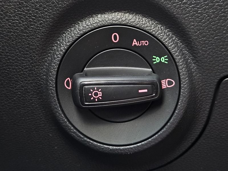 Seat Arona 1,0 TSI 81kW, FR, 1.maj., ČR - fotka 15 z 33