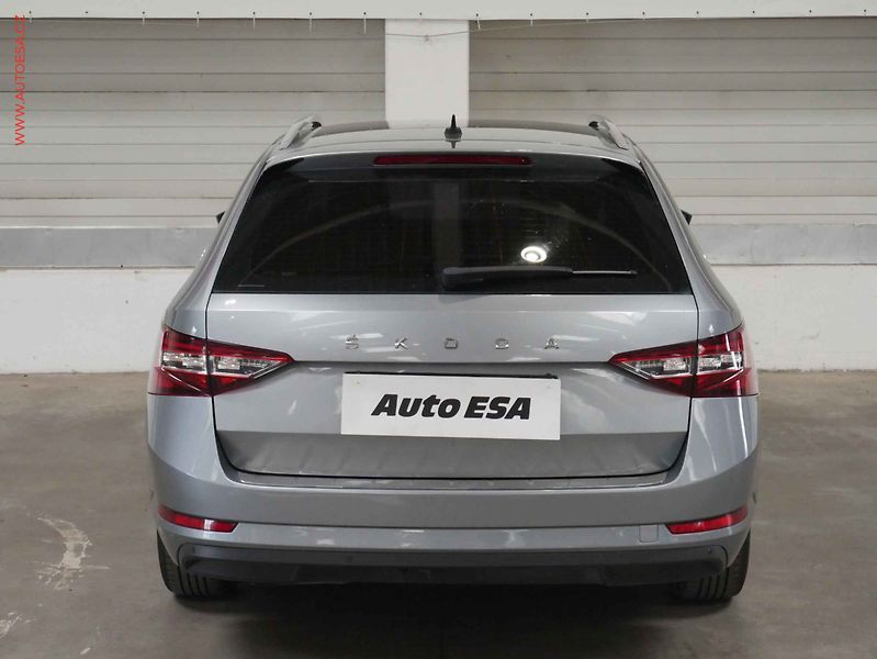 Škoda Superb (2017) 2.0 TDi, ČR, Style, DSG - fotka 5 z 23
