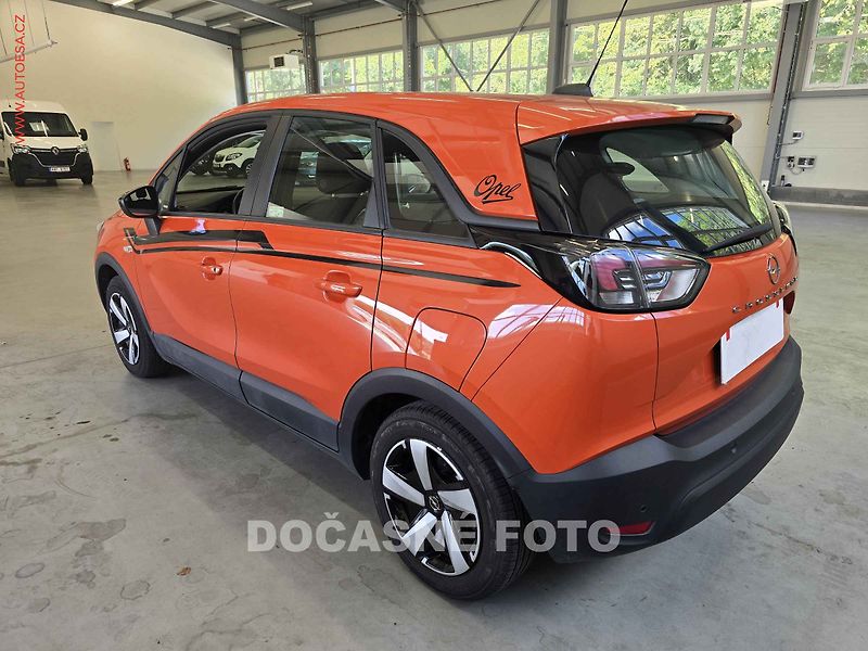 Opel Crossland (2021) 1.2t, 2.maj,ČR, servis.kniha - fotka 2 z 3