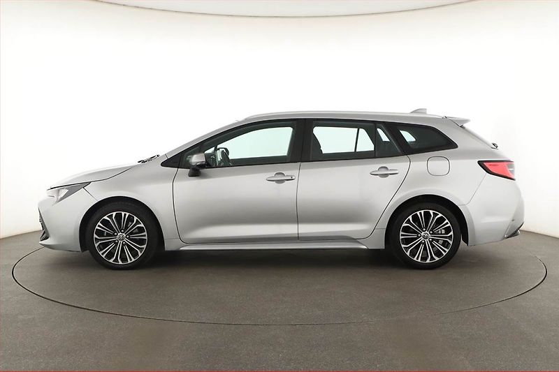 Toyota Corolla (2022) Active 2.0 Hybrid - fotka 3 z 25