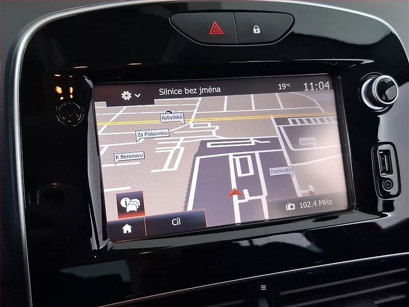Renault Clio (2018) 1.2 16V, Navi, Tempomat - fotka 13 z 17