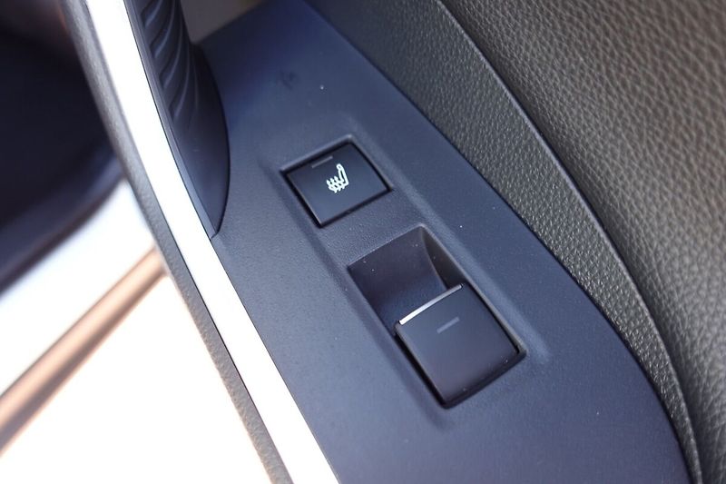 Toyota RAV4 2,5 PHEV Plug-in Selection VIP - fotka 16 z 38