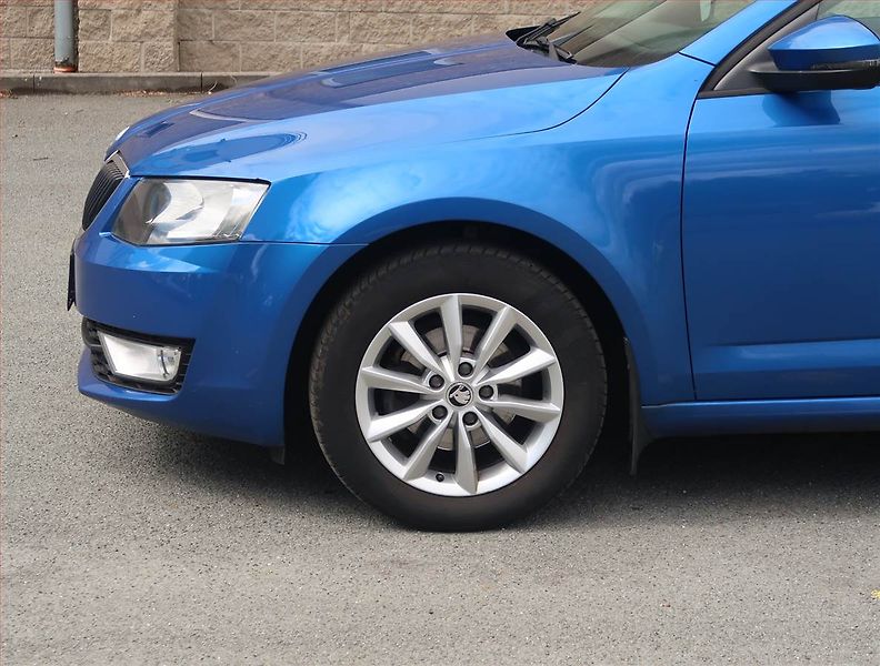 Škoda Octavia (2015) Ambition 1.6 TDI, Tempomat - fotka 14 z 16