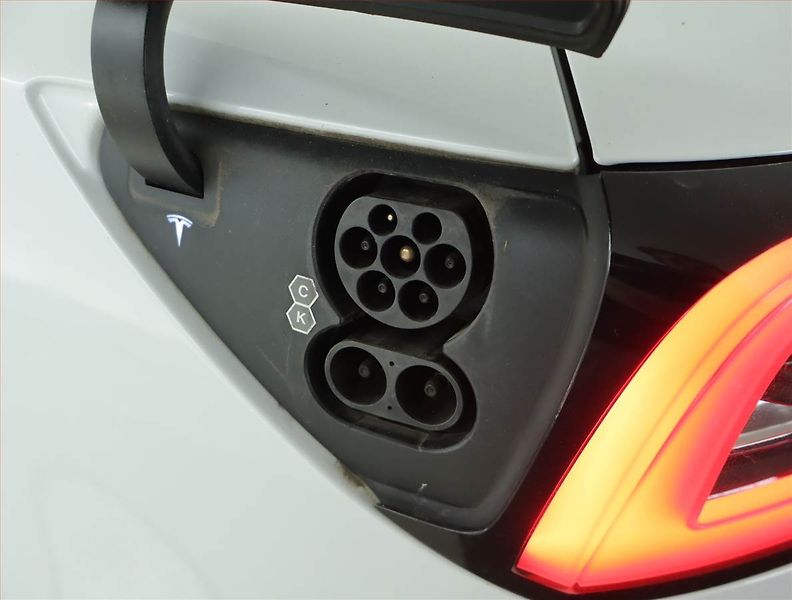 Tesla Model 3 (2022) Standard Range LFP, SoH 92% - fotka 19 z 20