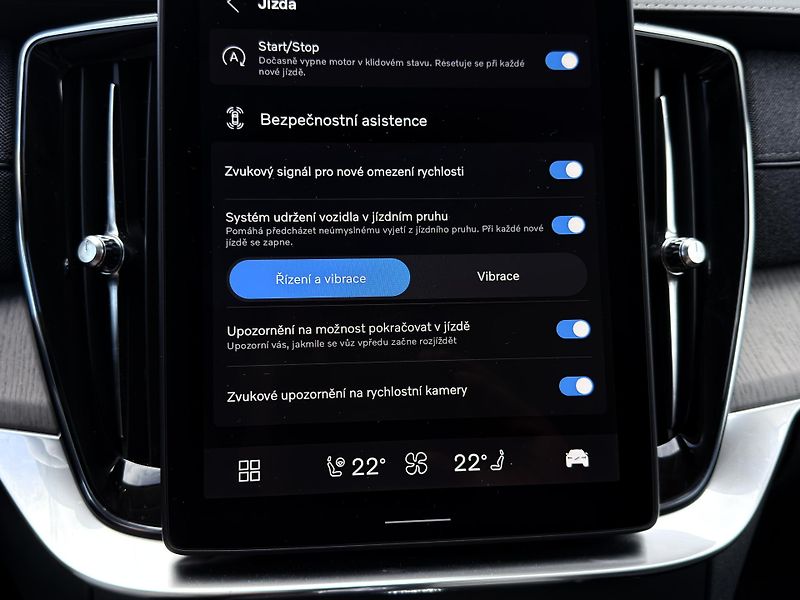 Volvo XC90 B5 AWD ULTRA BRIGHT // +kola  - fotka 41 z 59