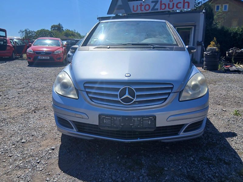 Mercedes-Benz Třídy B 170i, nová STK, celoroční pneu - fotka 6 z 36