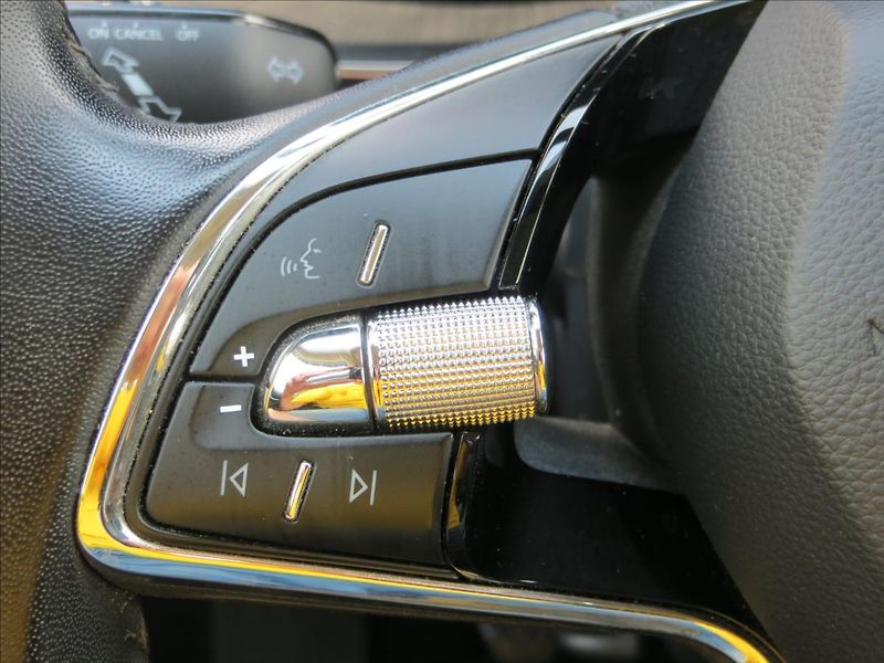 Škoda Octavia 2,0 TDI Ambition ČR - fotka 21 z 25