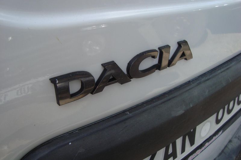 Dacia Logan (2011) 1.5 DCi, Nová STK + ME 8/2028 - fotka 14 z 39