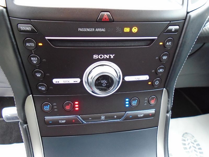 Ford S-MAX 2,0EcxoBlue 140kW 8A Vignale - fotka 25 z 46