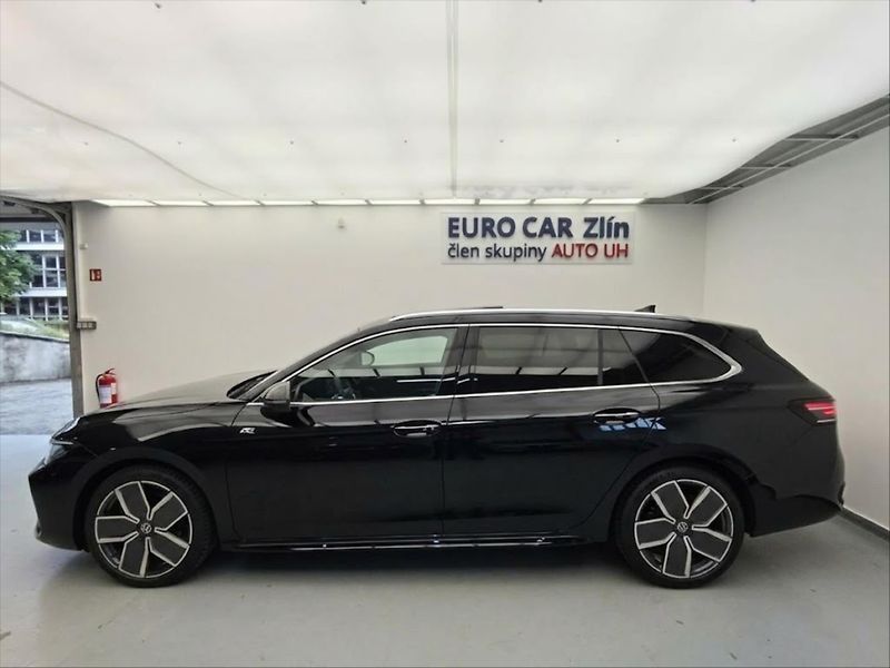 Volkswagen Passat 2,0 Rline People  TDI - fotka 2 z 15